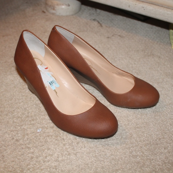 New Jessica Simpson Brown Short Wedges 